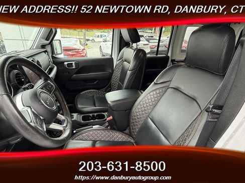 Used 2023 Jeep Wrangler Unlimited Sahara AWD/4WD image 11
