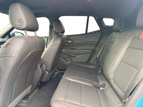 Used 2025 Chevrolet Trax RS w/ Sunroof Package FWD image 11