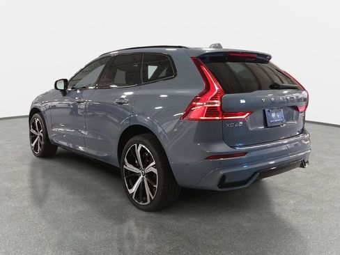 Used 2022 Volvo XC60 B6 R-Design w/ Advanced Package image 7