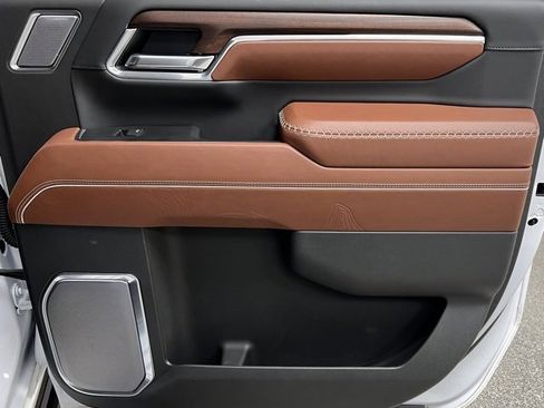 Used 2025 GMC Sierra 3500 Denali Ultimate image 49