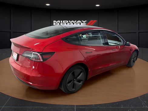 Used 2022 Tesla Model 3 RWD image 4