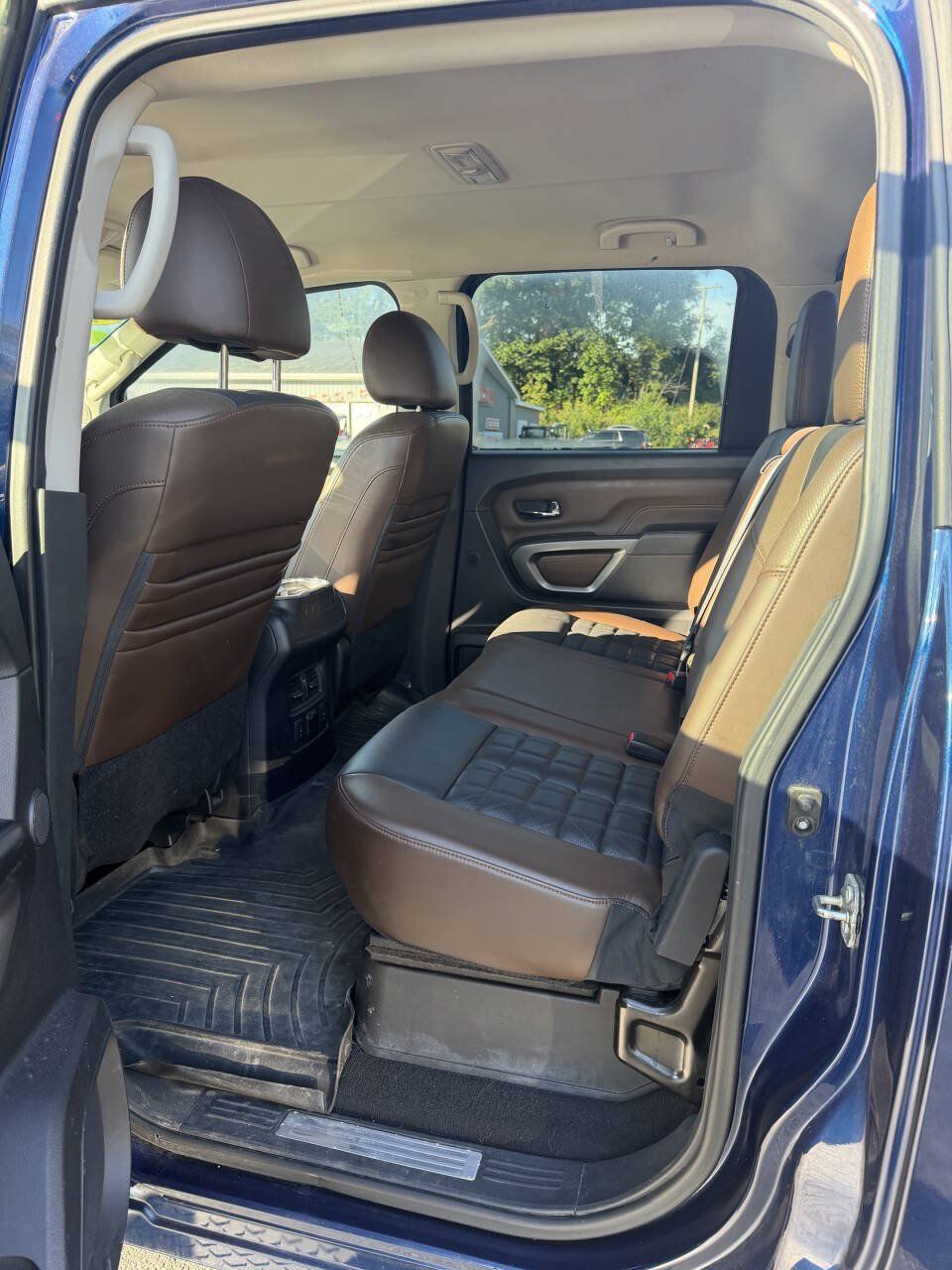 Used 2016 Nissan Titan Platinum Reserve AWD/4WD image 15
