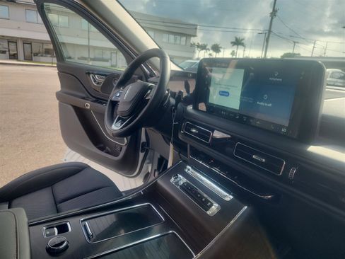 New 2025 Lincoln Aviator Reserve w/ Illumination Package image 26
