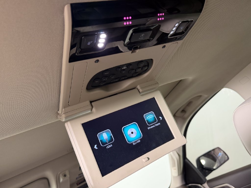 Used 2019 GMC Yukon XL Denali w/ Denali Ultimate Package AWD/4WD image 19