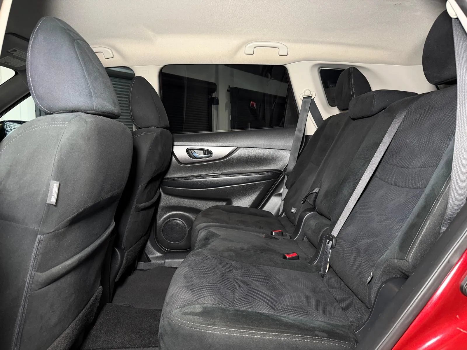 Used 2016 Nissan Rogue S FWD image 18