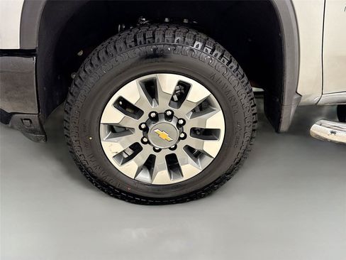 Used 2025 Chevrolet Silverado 2500 Custom w/ Custom Value Package AWD/4WD image 29