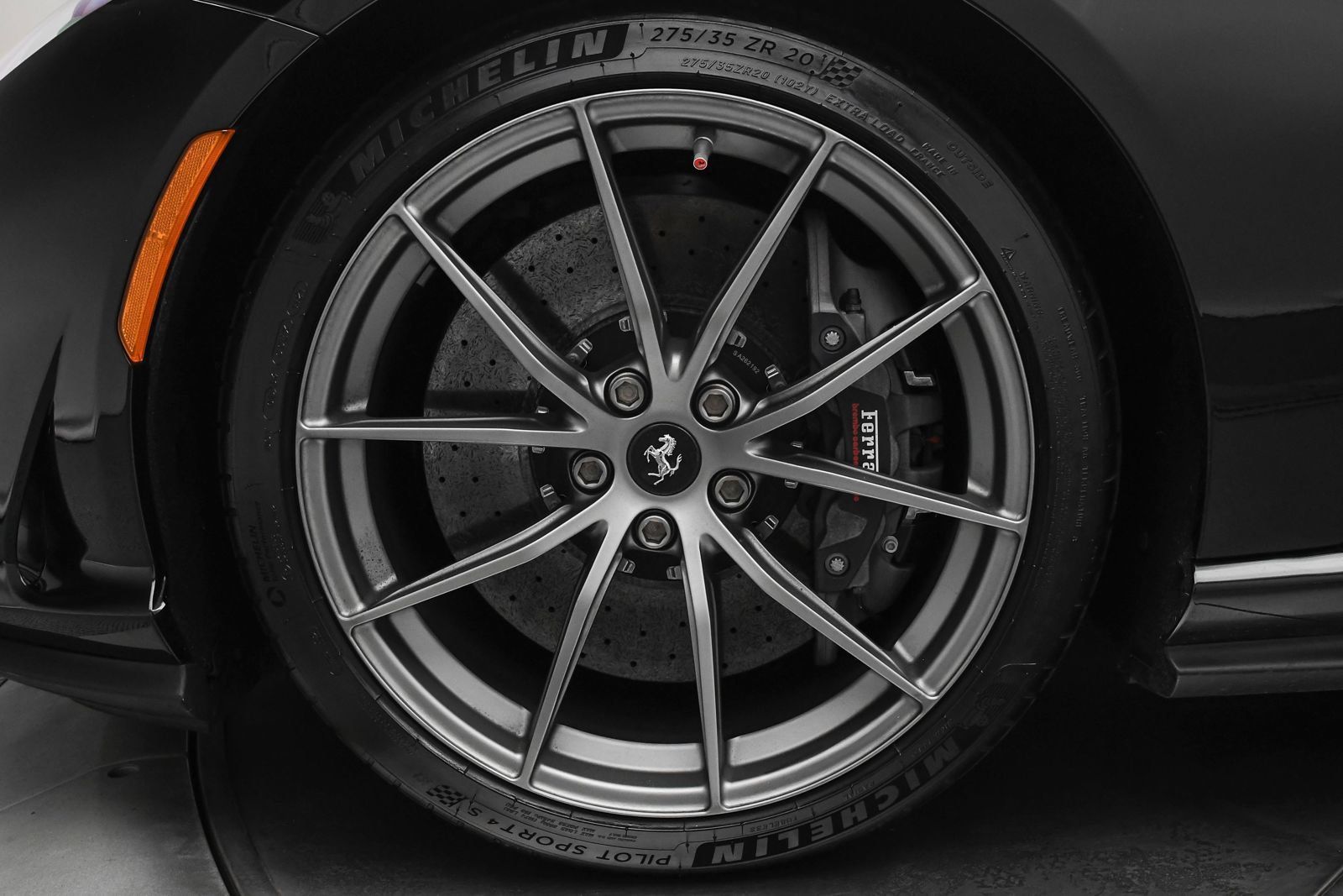 Used 2018 Ferrari 812 Superfast RWD image 48