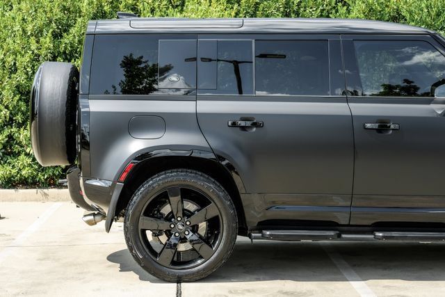 Used 2024 Land Rover Defender 110 V8 AWD/4WD image 9