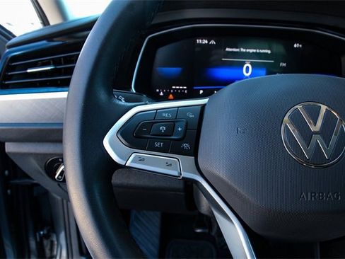 Used 2024 Volkswagen Jetta SE image 19