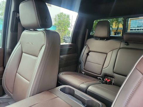 Used 2024 GMC Sierra 3500 Denali w/ Denali Reserve Package image 29