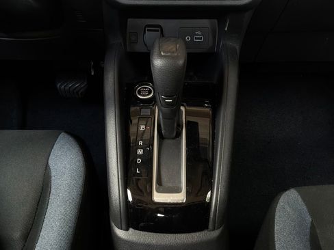Used 2025 Nissan Versa SV FWD image 21