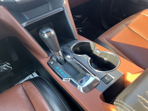 Used 2017 Chevrolet Equinox Premier w/ Enhanced Convenience Package image 24