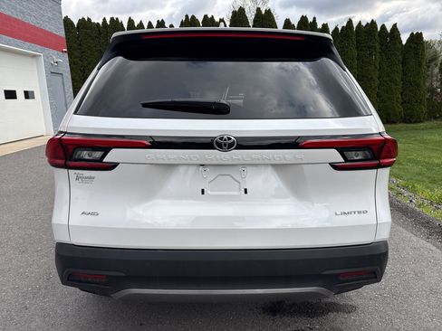 Certified 2024 Toyota Grand Highlander Limited image 4