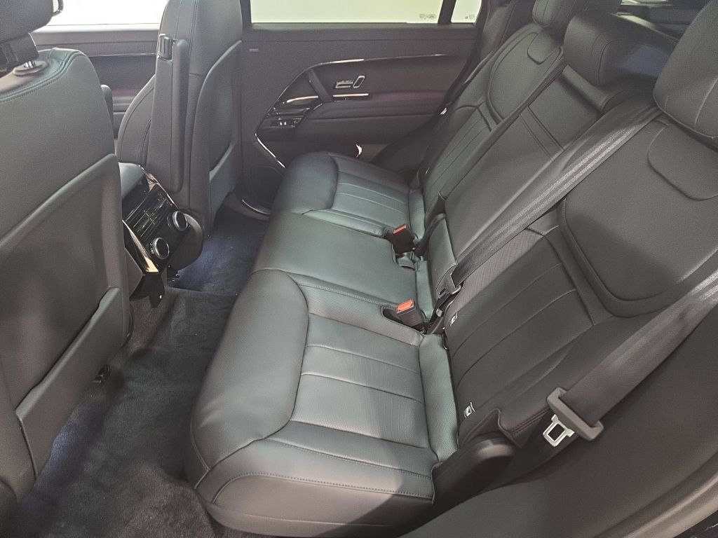 New 2026 Land Rover Range Rover Sport Dynamic SE AWD/4WD image 21