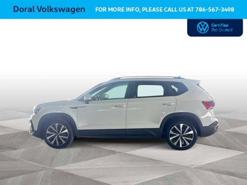 Used 2022 Volkswagen Taos SE FWD image 5