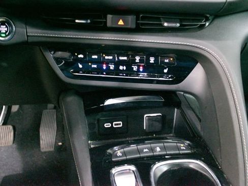 Used 2023 Buick Envision Preferred FWD image 19