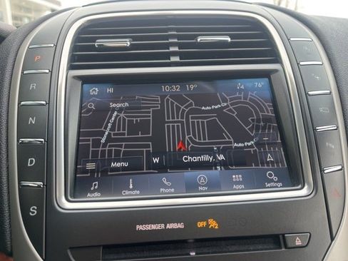 Used 2019 Lincoln Nautilus Reserve image 31