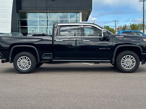 Used 2023 Chevrolet Silverado 3500 High Country w/ Z71 Off-Road Package AWD/4WD image 3