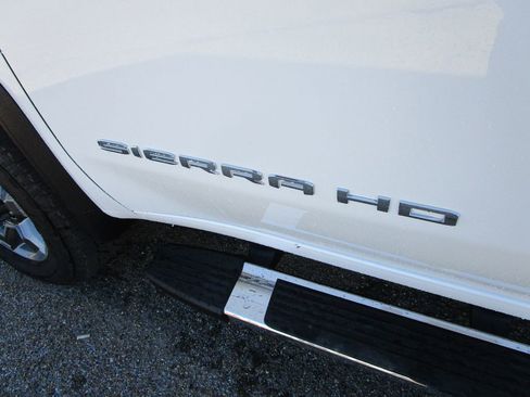 New 2026 GMC Sierra 2500 SLT w/ SLT Premium Package AWD/4WD image 11