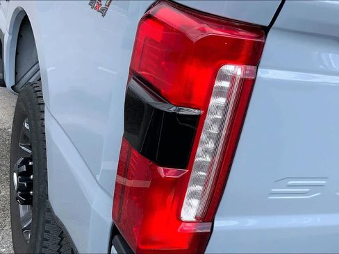 Used 2024 Ford F250 Lariat w/ Lariat Ultimate Package image 28