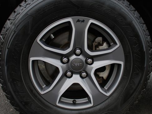 Used 2022 Jeep Wrangler Unlimited Sport image 11