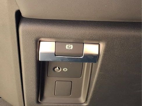 Used 2023 Land Rover Defender 110 AWD/4WD image 13