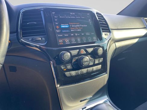 Used 2022 Jeep Grand Cherokee Laredo X AWD/4WD image 32