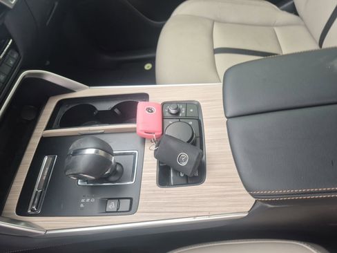 Used 2024 MAZDA CX-90 3.3 Turbo w/ Preferred Package image 9