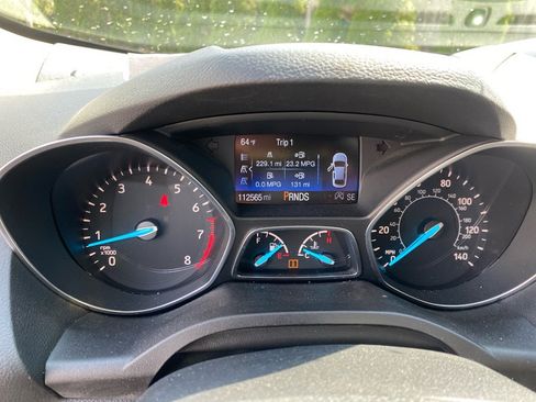 Used 2019 Ford Escape SE image 11