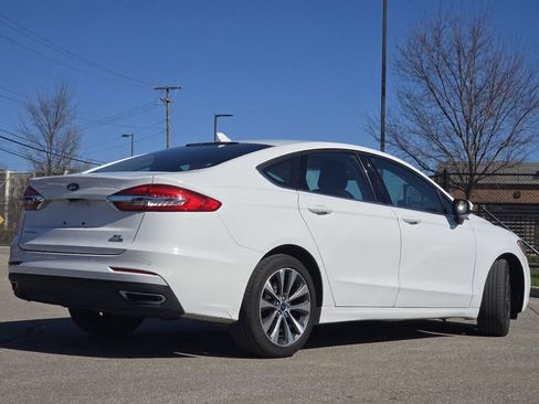Used 2019 Ford Fusion SE AWD/4WD image 16