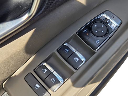 New 2026 Kia Carnival EX FWD image 16