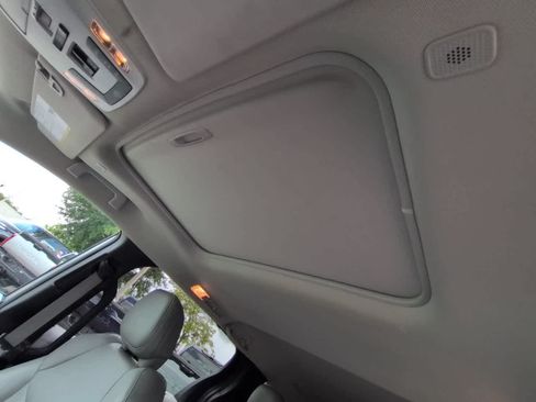 Certified 2025 Toyota Sienna XLE FWD image 20