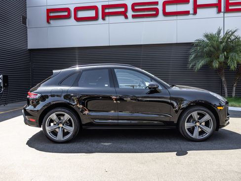 Certified 2026 Porsche Macan AWD/4WD image 10