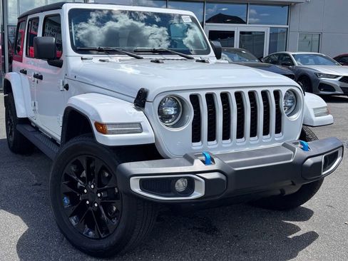 Used 2023 Jeep Wrangler Unlimited Sahara AWD/4WD image 1