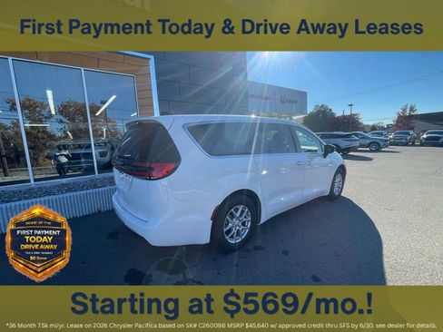 New 2026 Chrysler Pacifica Select FWD image 5