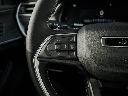 New 2025 Jeep Grand Cherokee Limited w/ Trailer Tow Package image 20