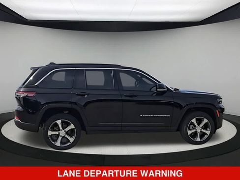 New 2025 Jeep Grand Cherokee Limited w/ Luxury Tech Group II AWD/4WD image 8