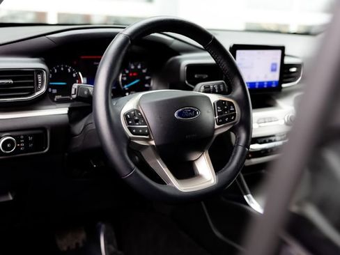 Used 2023 Ford Explorer XLT w/ Equipment Group 202A image 13