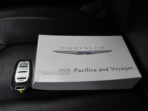 Used 2020 Chrysler Pacifica Touring-L Plus FWD image 62