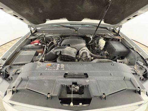 Used 2014 Chevrolet Suburban LS RWD image 31