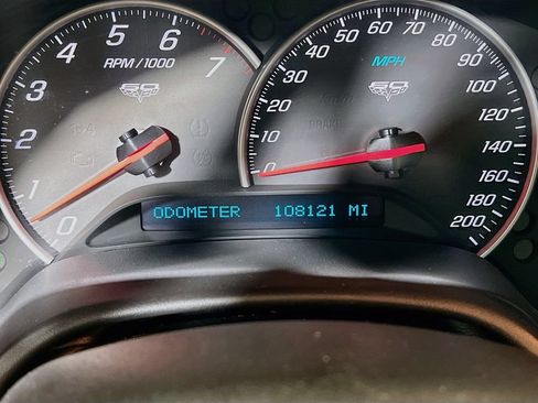 Used 2013 Chevrolet Corvette Coupe RWD image 11