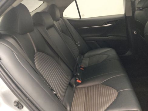 Used 2021 Toyota Camry SE FWD image 19