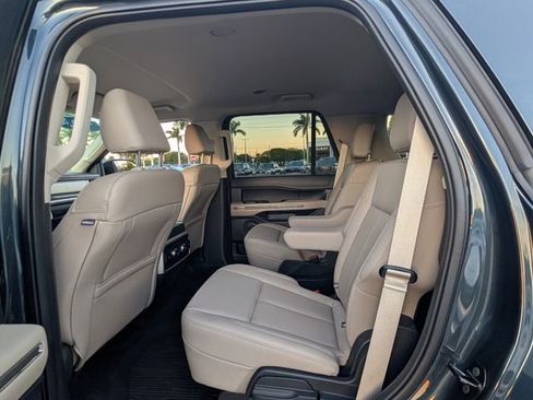 Used 2024 Ford Expedition XLT image 7