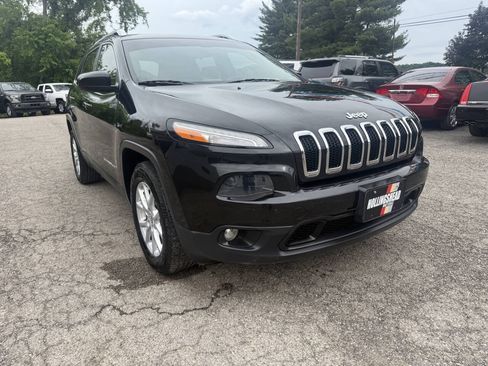 Used 2014 Jeep Cherokee Latitude AWD/4WD image 3