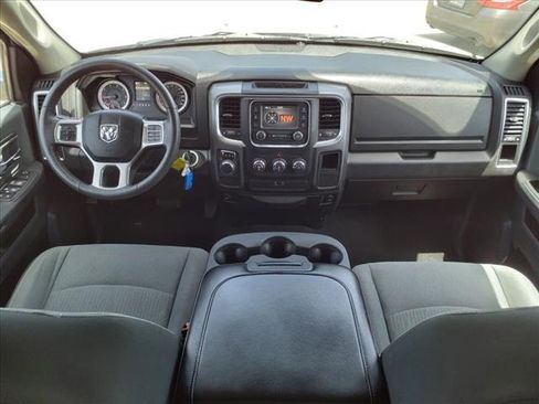 Used 2021 RAM 1500 Classic SLT image 7