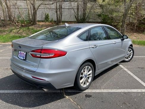 Used 2020 Ford Fusion SE FWD image 3