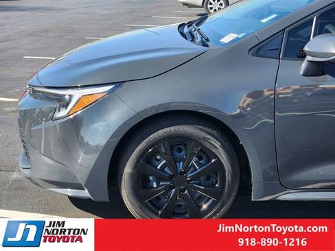 Used 2024 Toyota Corolla LE image 9