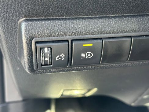 Used 2025 Toyota Corolla LE image 23