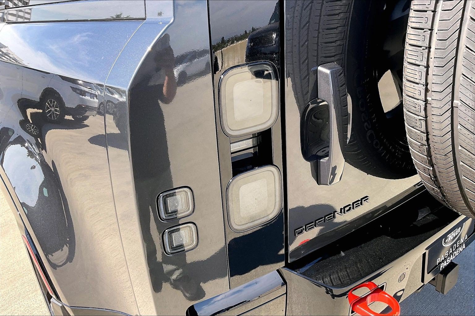 New 2026 Land Rover Defender 110 X AWD/4WD image 8