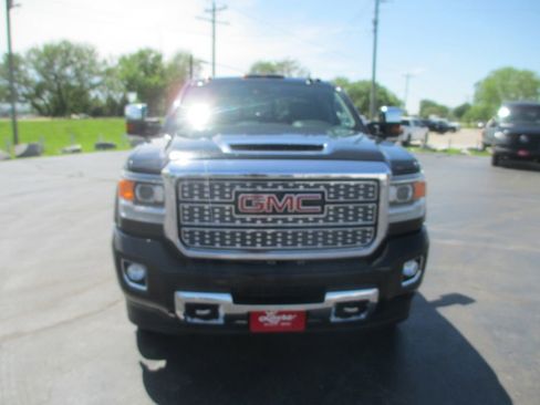 Used 2018 GMC Sierra 3500 Denali w/ Duramax Plus Package image 13